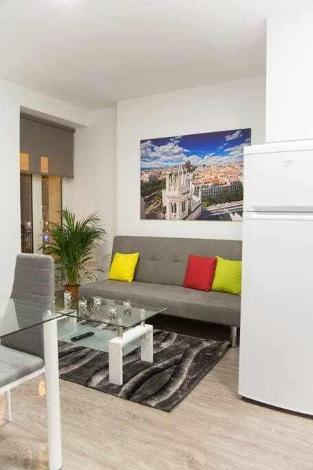 Comodo Y Agradable Estudio En Madrid Centro A3 Luaran gambar
