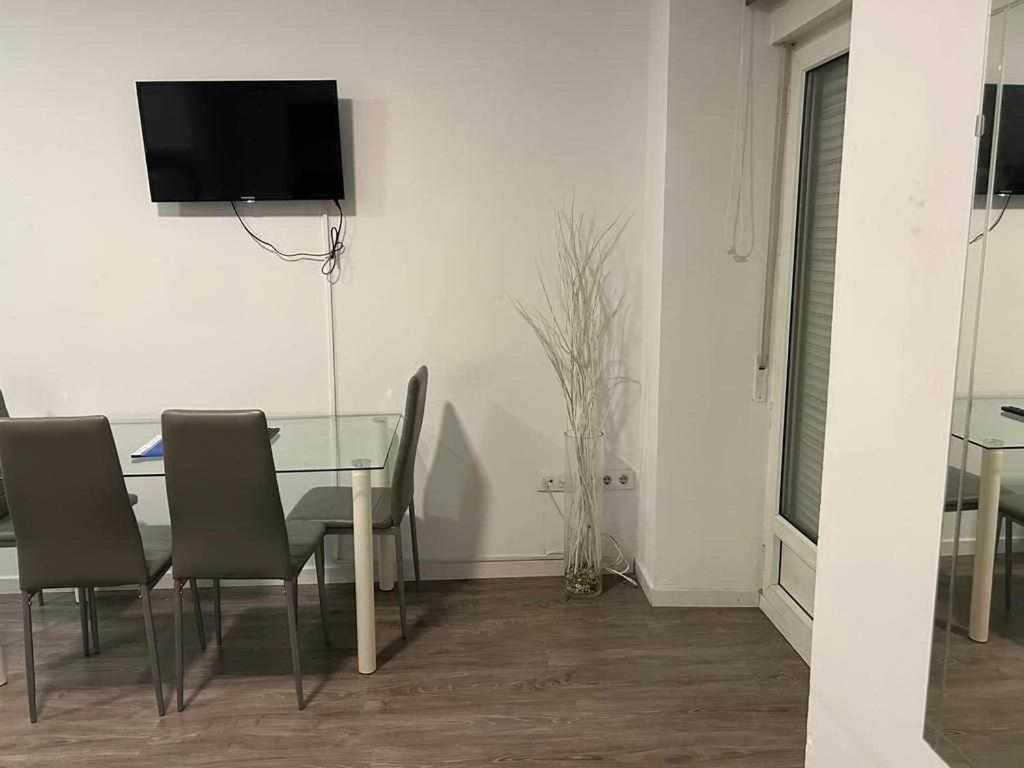 Comodo Y Agradable Estudio En Madrid Centro A3 Luaran gambar