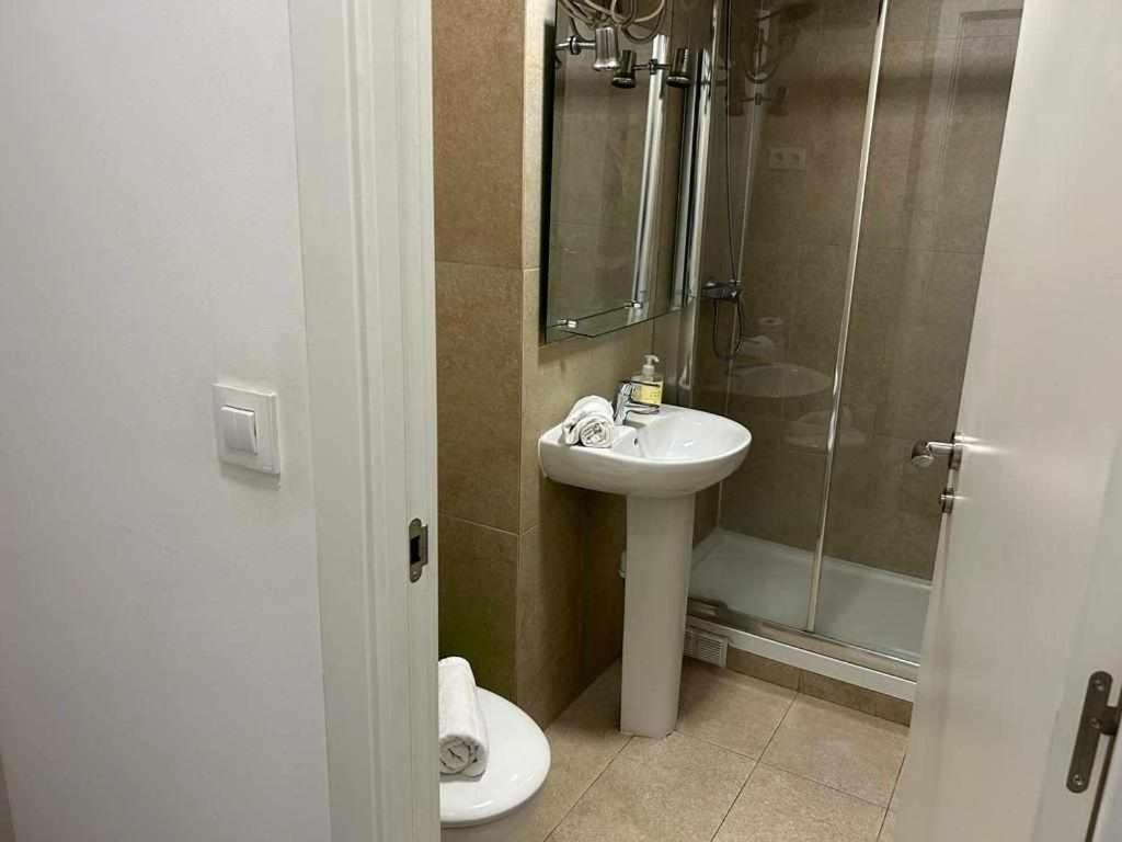Comodo Y Agradable Estudio En Madrid Centro A3 Luaran gambar