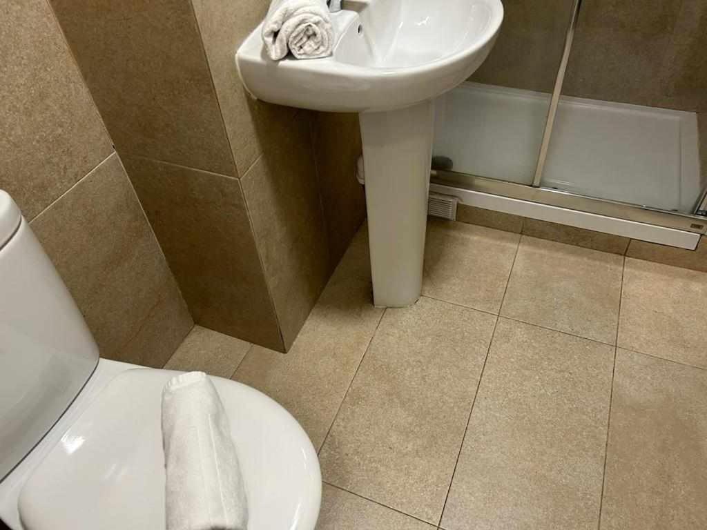 Comodo Y Agradable Estudio En Madrid Centro A3 Luaran gambar