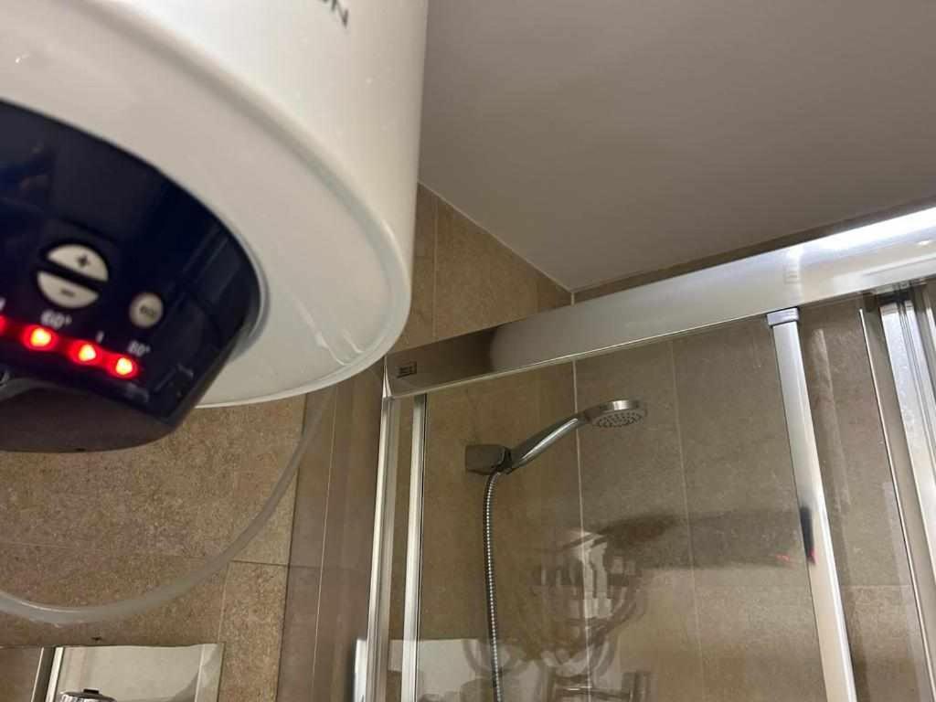 Comodo Y Agradable Estudio En Madrid Centro A3 Luaran gambar